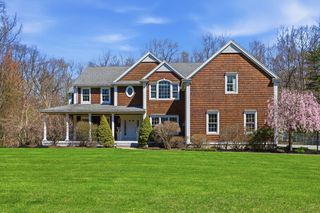 3 Oak Knoll Road, Carlisle, MA 01741