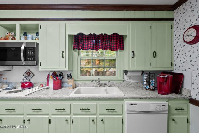 309 Windsor Road, Greenville, NC 27858