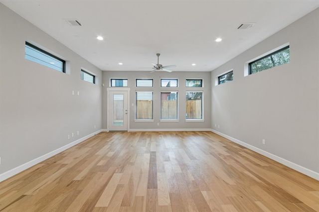 1121 E 27th Street, Houston, TX 77009