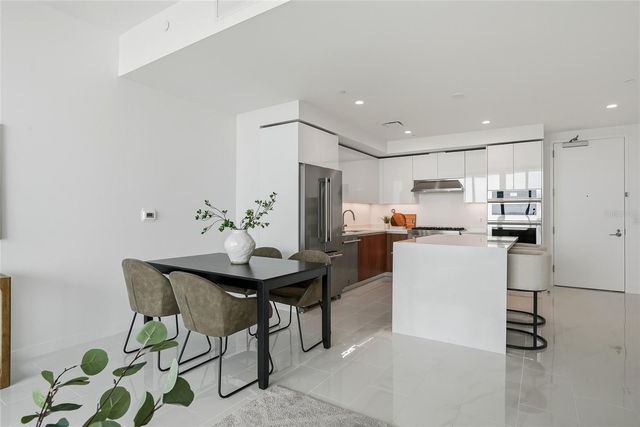 400 CENTRAL AVENUE 2008, St Petersburg, FL 33701