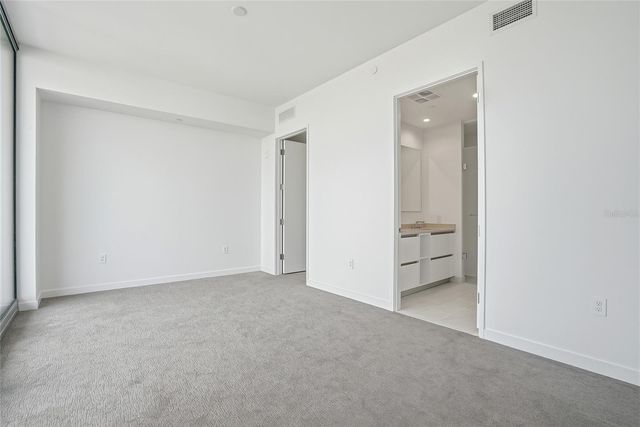 400 CENTRAL AVENUE 2008, St Petersburg, FL 33701