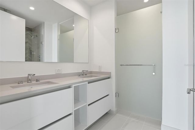 400 CENTRAL AVENUE 2008, St Petersburg, FL 33701