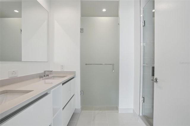 400 CENTRAL AVENUE 2008, St Petersburg, FL 33701