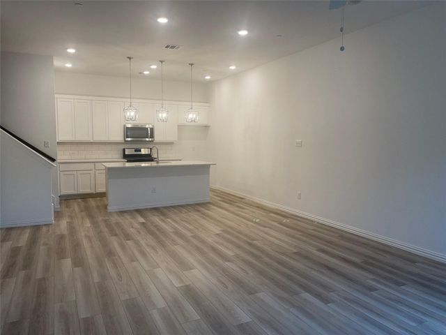 9927 Schramm Street, Irving, TX 75063