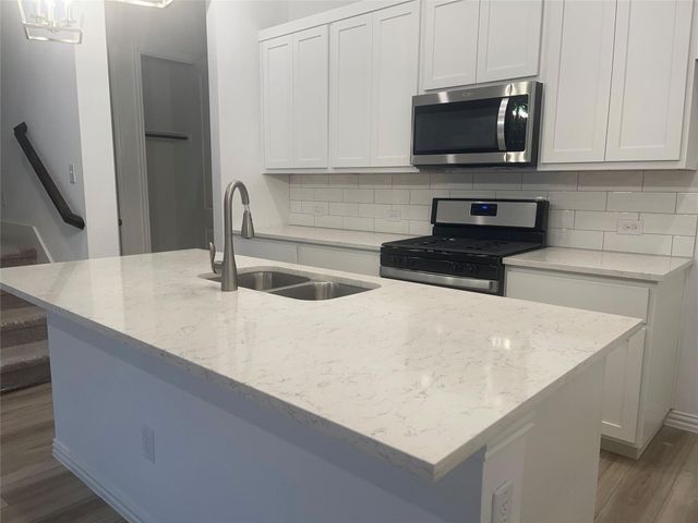 9927 Schramm Street, Irving, TX 75063