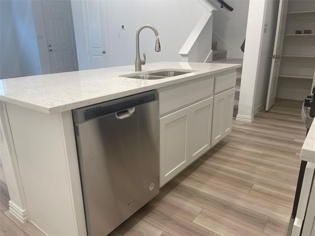 9927 Schramm Street, Irving, TX 75063