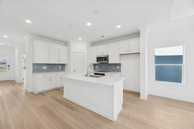 3143 Rolling Brook Drive, Columbia, TN 38401