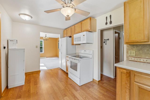 317 E Pleasant STREET, Oconomowoc, WI 53066