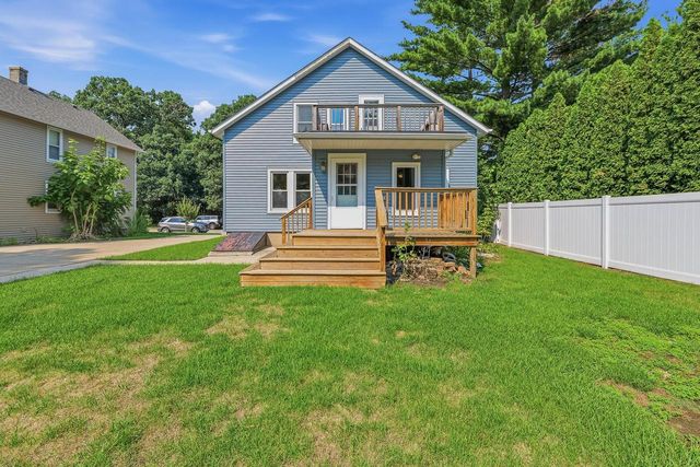 317 E Pleasant STREET, Oconomowoc, WI 53066