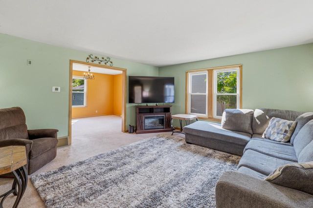317 E Pleasant STREET, Oconomowoc, WI 53066