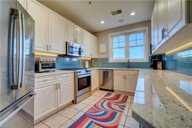 301 Brooke Ave Apt 305, Norfolk, VA 23510