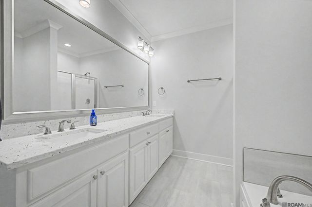 3861 Villa Michel Dr, Baton Rouge, LA 70817