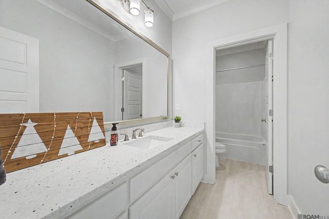 3861 Villa Michel Dr, Baton Rouge, LA 70817