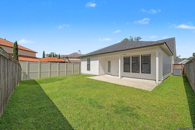 3861 Villa Michel Dr, Baton Rouge, LA 70817
