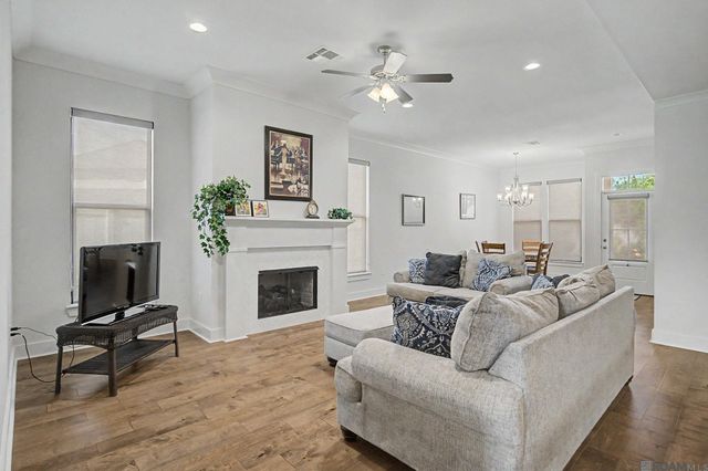 3861 Villa Michel Dr, Baton Rouge, LA 70817