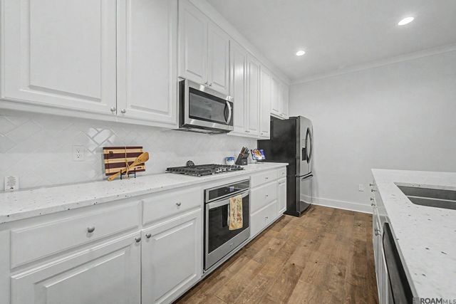 3861 Villa Michel Dr, Baton Rouge, LA 70817