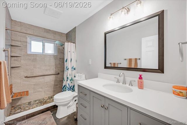 470 Oak Grove Drive, Orion Charter Township, MI 48362