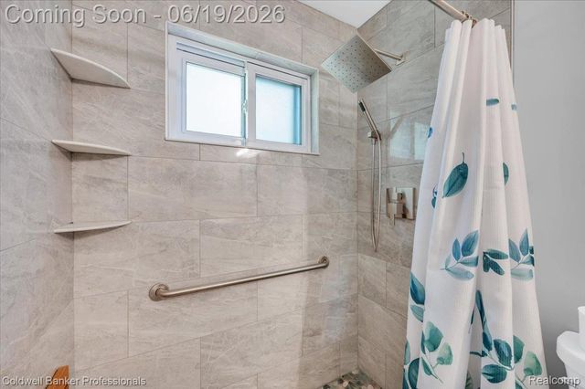 470 Oak Grove Drive, Orion Charter Township, MI 48362
