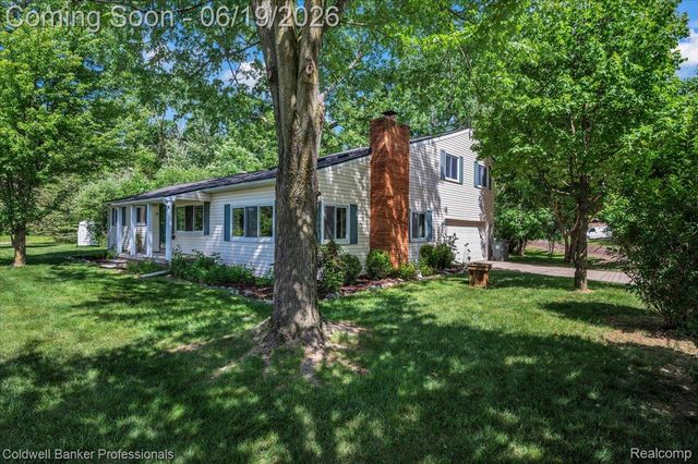 470 Oak Grove Drive, Orion Charter Township, MI 48362