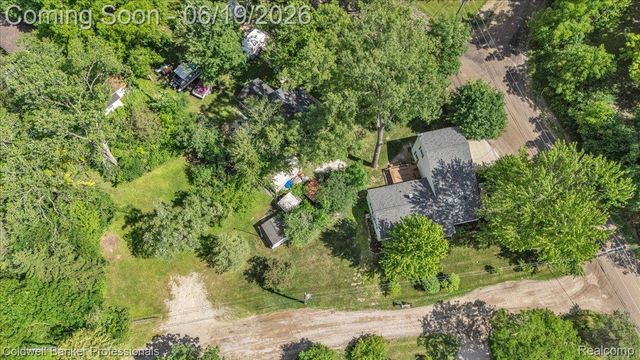 470 Oak Grove Drive, Orion Charter Township, MI 48362