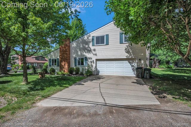 470 Oak Grove Drive, Orion Charter Township, MI 48362