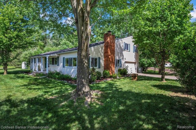 470 Oak Grove Drive, Orion Charter Township, MI 48362