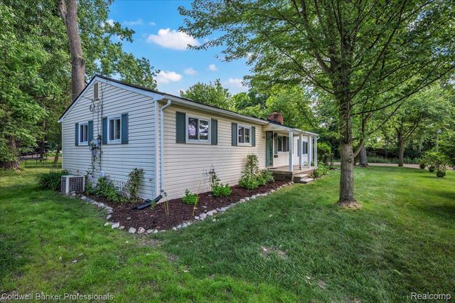 470 Oak Grove Drive, Orion Charter Township, MI 48362