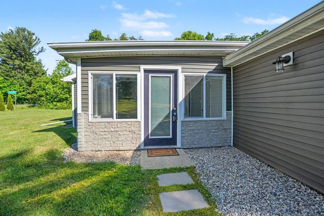 70068 Michigan 43, South Haven Twp, MI 49090