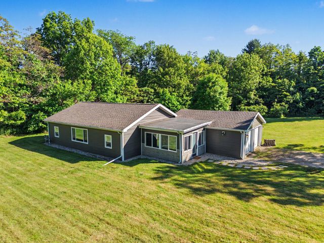70068 Michigan 43, South Haven Twp, MI 49090