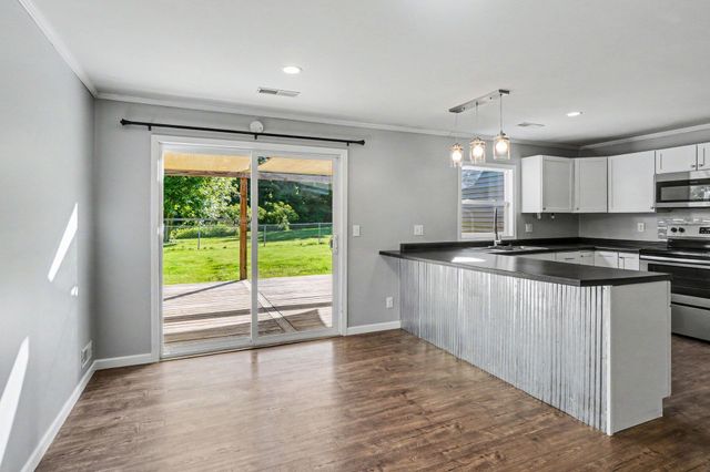 70068 Michigan 43, South Haven Twp, MI 49090