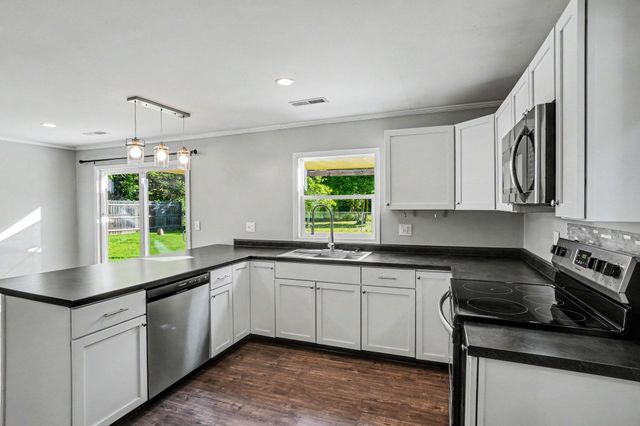 70068 Michigan 43, South Haven Twp, MI 49090