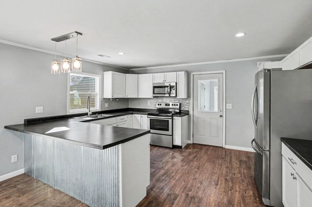 70068 Michigan 43, South Haven Twp, MI 49090