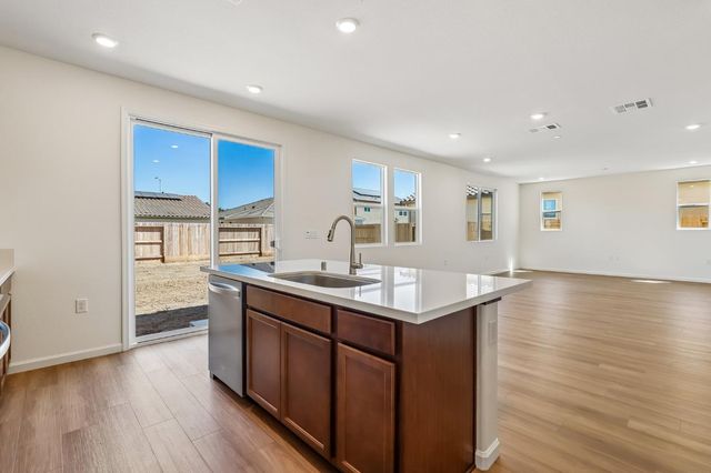 2321 E Amboy Ave, Stockton, CA 95206
