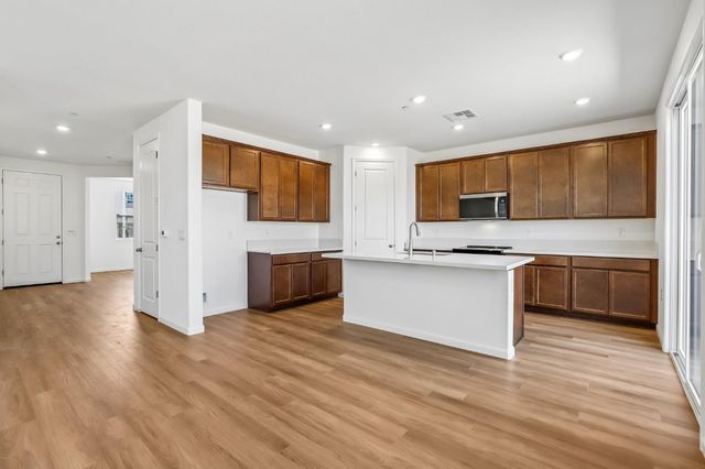 2321 E Amboy Ave, Stockton, CA 95206