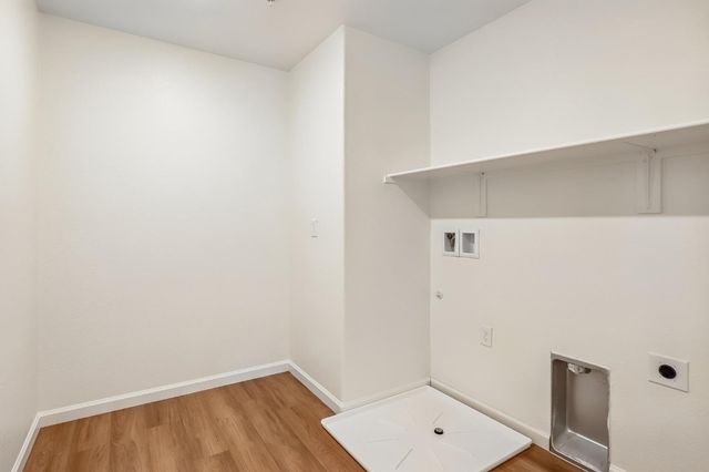 2321 E Amboy Ave, Stockton, CA 95206