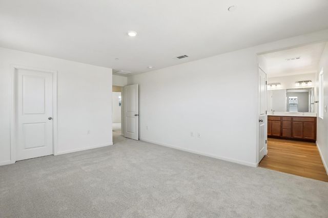 2321 E Amboy Ave, Stockton, CA 95206