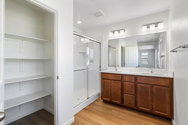 2321 E Amboy Ave, Stockton, CA 95206
