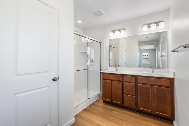 2321 E Amboy Ave, Stockton, CA 95206