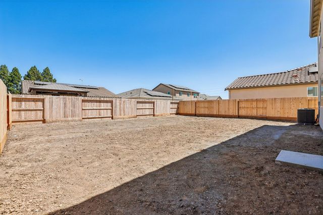 2321 E Amboy Ave, Stockton, CA 95206