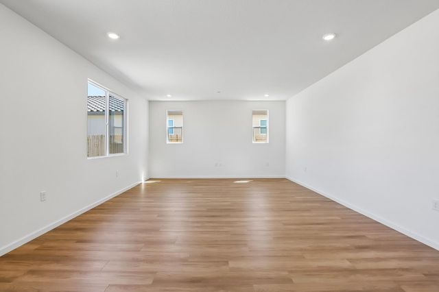 2321 E Amboy Ave, Stockton, CA 95206