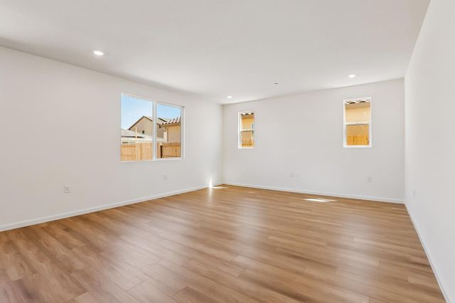 2321 E Amboy Ave, Stockton, CA 95206