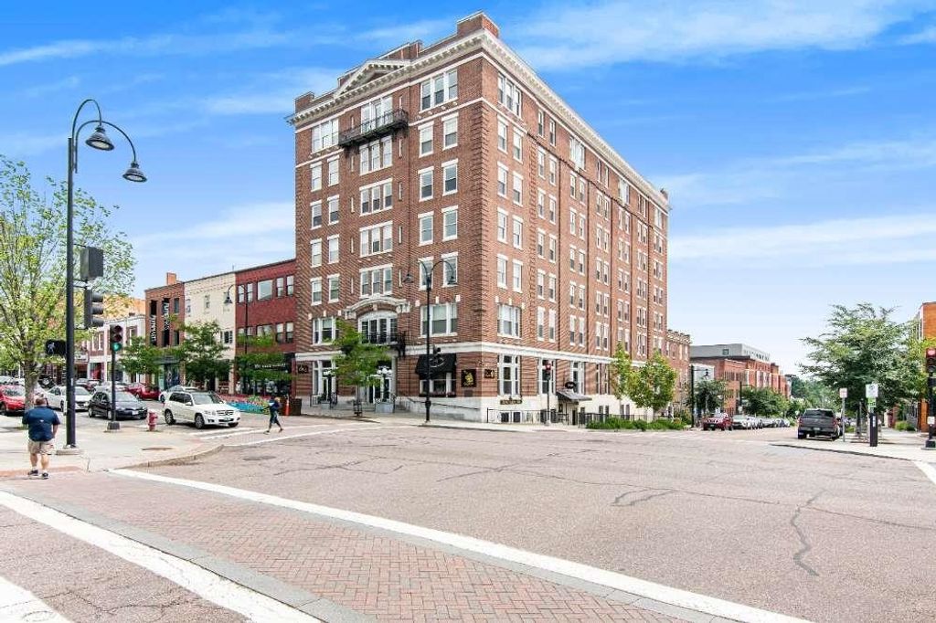Image 2 of property listing at 131 Main St # 2A-1, Burlington, VT 05401