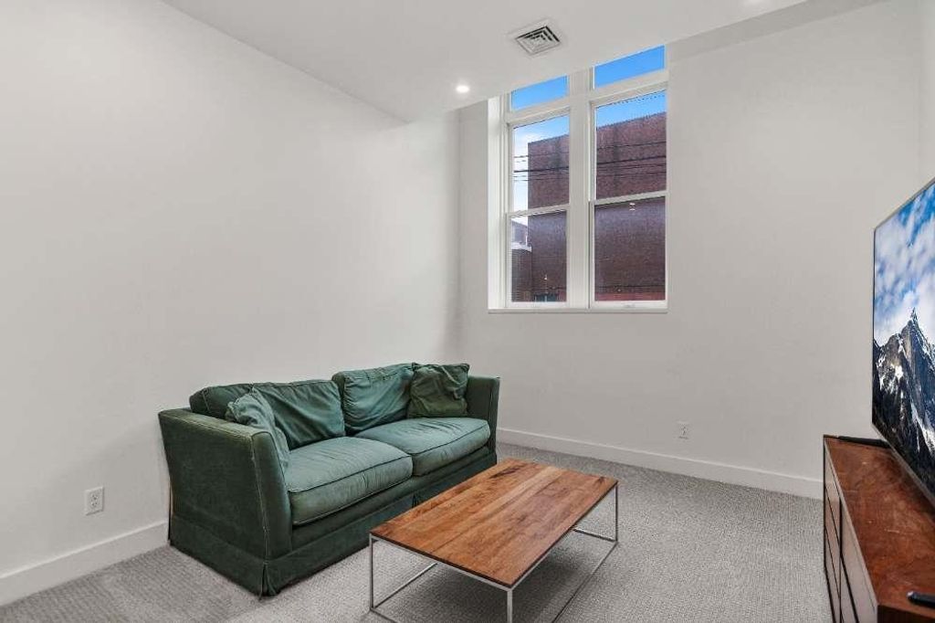 Image 15 of property listing at 131 Main St # 2A-1, Burlington, VT 05401