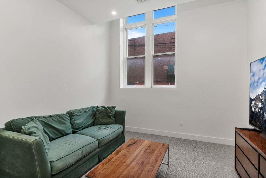 Image 16 of property listing at 131 Main St # 2A-1, Burlington, VT 05401