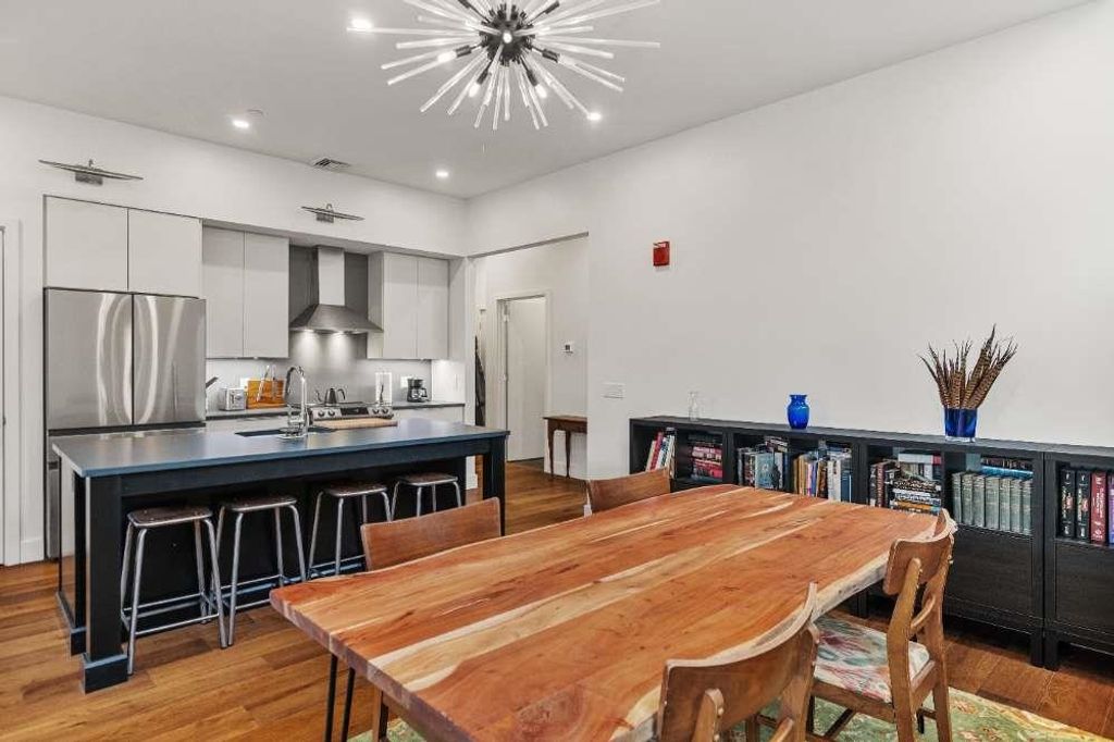 Image 17 of property listing at 131 Main St # 2A-1, Burlington, VT 05401