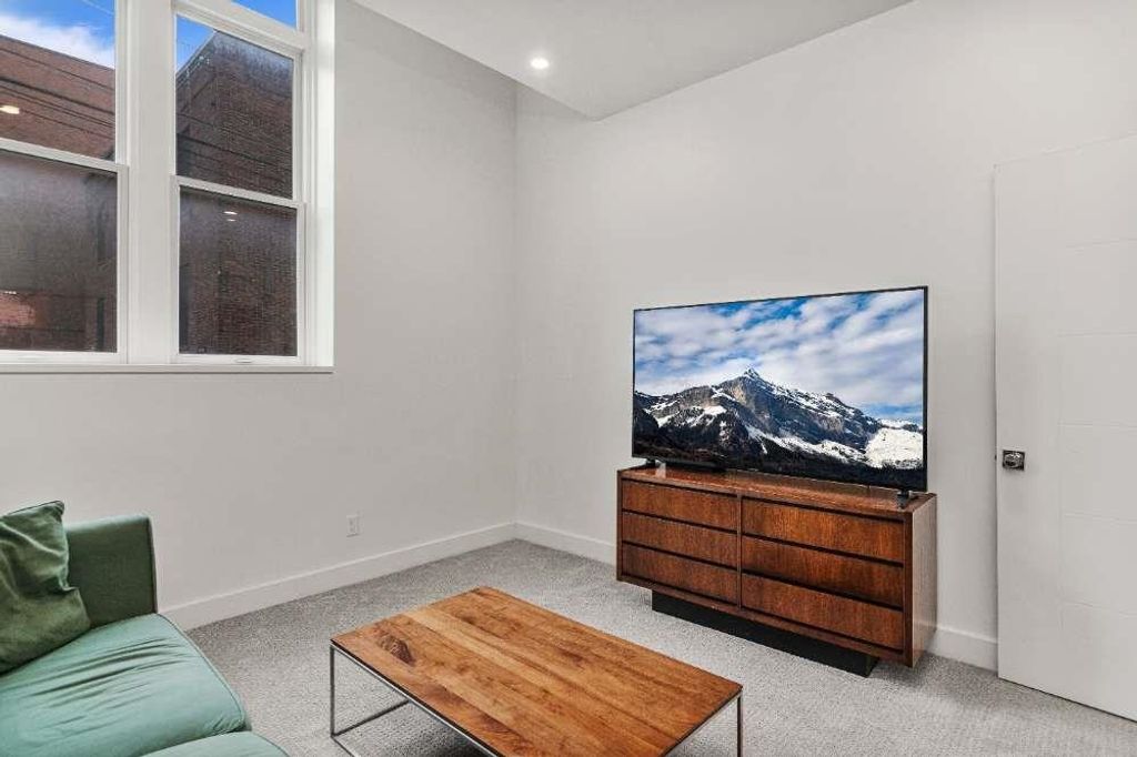 Image 18 of property listing at 131 Main St # 2A-1, Burlington, VT 05401