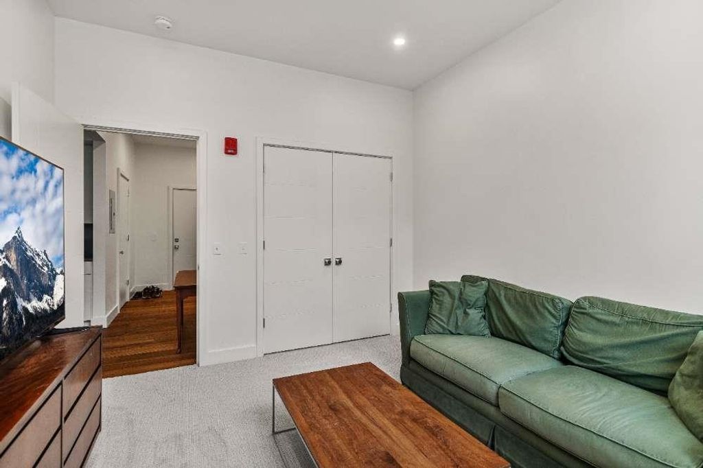 Image 20 of property listing at 131 Main St # 2A-1, Burlington, VT 05401