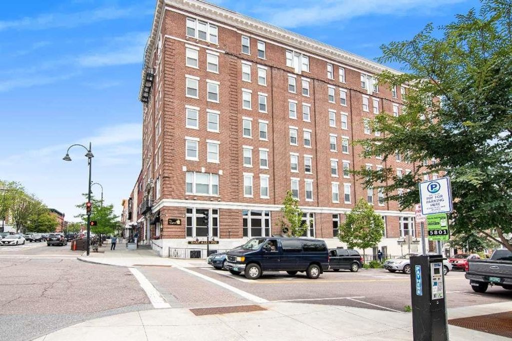 Image 3 of property listing at 131 Main St # 2A-1, Burlington, VT 05401