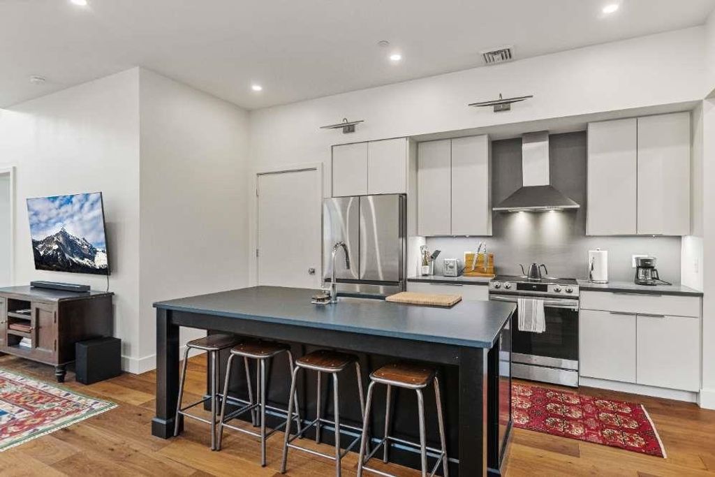 Image 28 of property listing at 131 Main St # 2A-1, Burlington, VT 05401