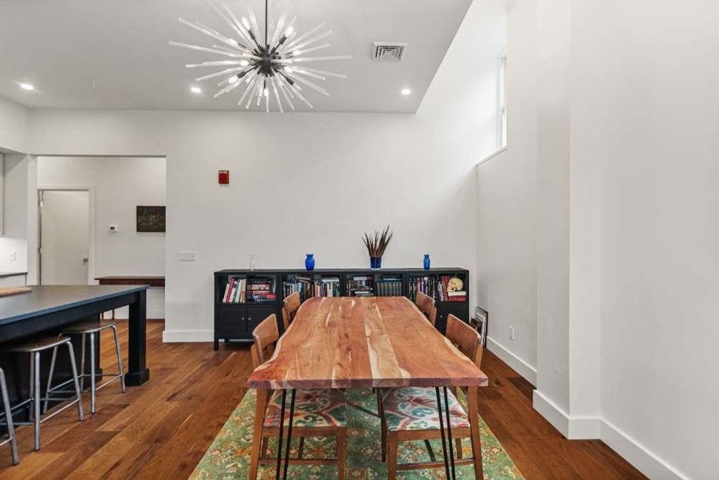 Image 31 of property listing at 131 Main St # 2A-1, Burlington, VT 05401